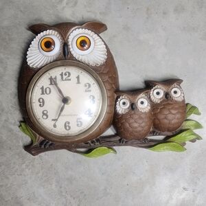 Brown Owl Family Wall Clock